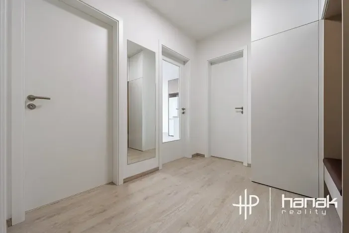 Pronájem bytu 2+kk, Olomouc, Milana Ticháka, 56 m2