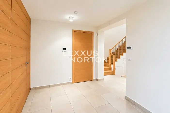 Pronájem vily, Praha - Nebušice, Nebušická, 400 m2