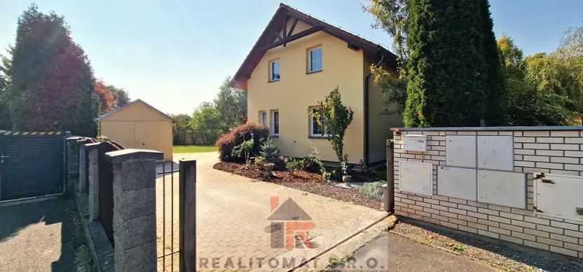 Pronájem rodinného domu, Šestajovice, Ve Skále, 160 m2