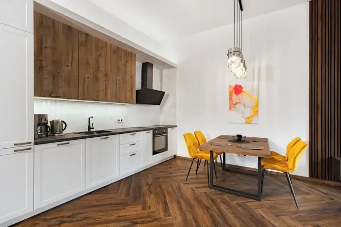 Prodej bytu 2+kk, Horní Planá, Náměstí, 47 m2