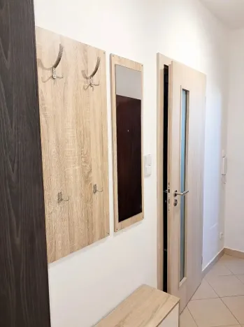Pronájem bytu 1+kk, Praha - Střížkov, Zakšínská, 30 m2
