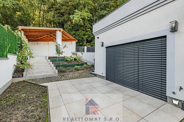 Prodej rodinného domu, Praha - Komořany, Pod lesem, 325 m2