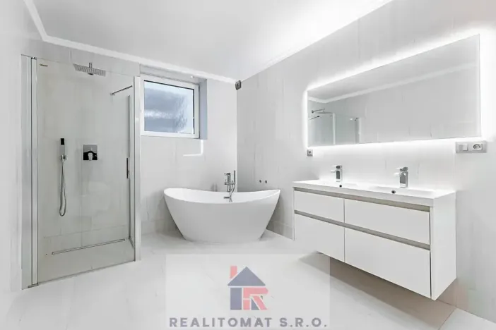 Prodej bytu 4+kk, Praha - Komořany, Pod lesem, 266 m2