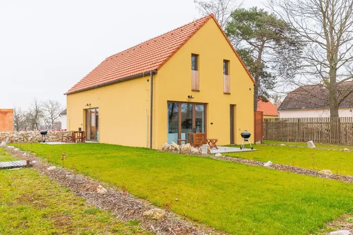 Pronájem atypického bytu, Sedlec, 73 m2