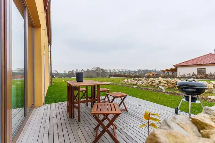 Pronájem atypického bytu, Sedlec, 73 m2