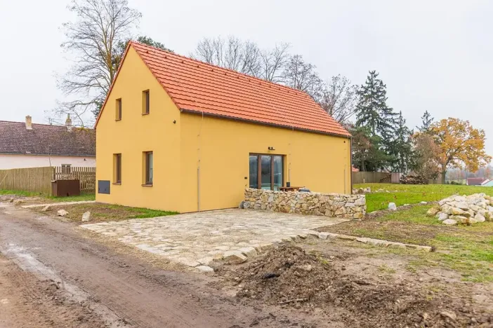 Pronájem atypického bytu, Sedlec, 73 m2