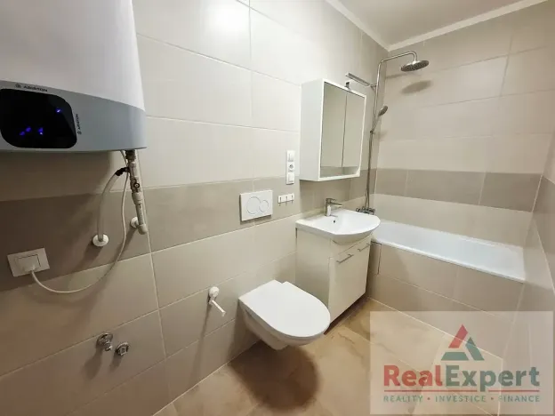 Pronájem bytu 1+kk, Praha - Vinohrady, Máchova, 20 m2