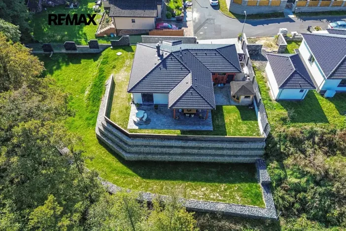 Prodej rodinného domu, Pomezí nad Ohří, 97 m2