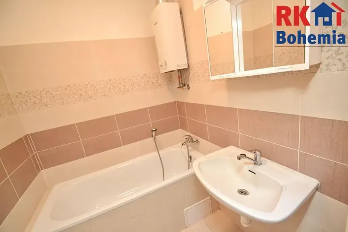 Pronájem bytu 2+kk, Praha - Nusle, Sdružení, 50 m2