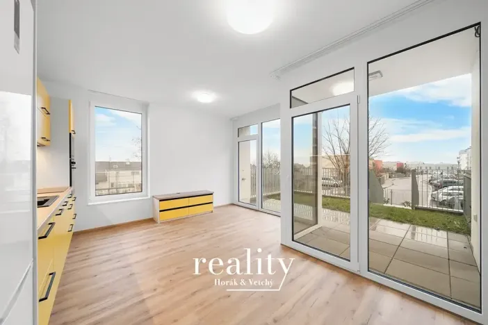 Pronájem bytu 2+kk, Znojmo, Jarošova, 44 m2