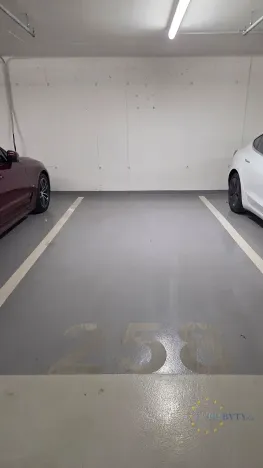 Pronájem garáže, Praha - Libeň, Kurta Konráda, 15 m2