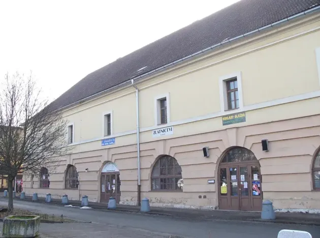 Pronájem obchodního prostoru, Hradec Králové, Československé armády, 52 m2
