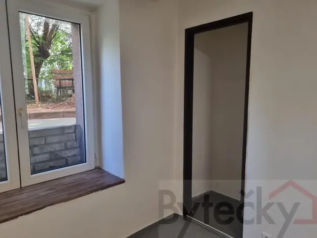 Pronájem bytu 1+1, Praha - Strašnice, Srbínská, 24 m2