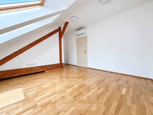 Pronájem bytu 2+kk, Praha - Nové Město, Mlynářská, 72 m2