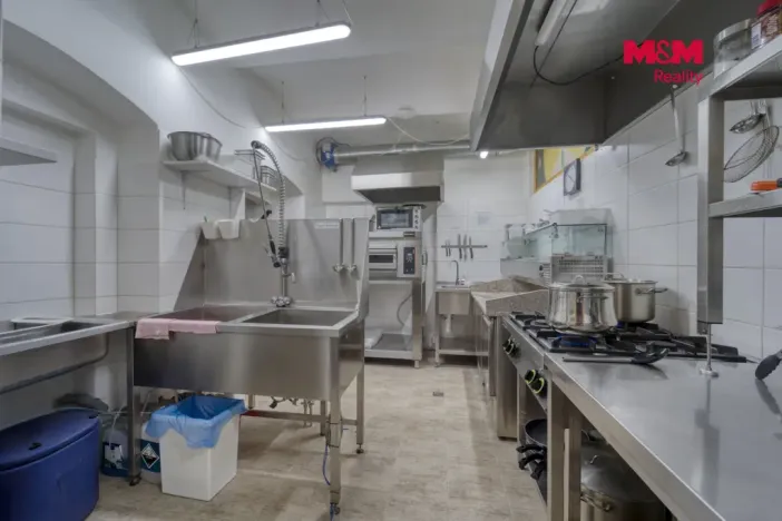 Pronájem obchodního prostoru, Karlovy Vary, Bělehradská, 100 m2