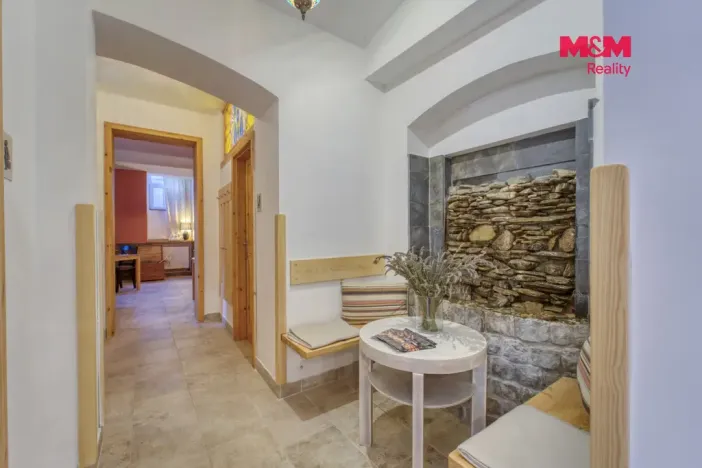 Pronájem obchodního prostoru, Karlovy Vary, Bělehradská, 100 m2