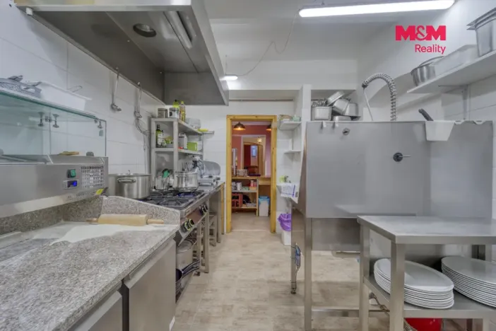 Pronájem obchodního prostoru, Karlovy Vary, Bělehradská, 100 m2