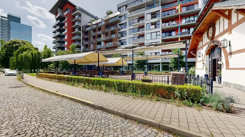 Dražba restaurace, Praha - Holešovice, Jankovcova, 1096 m2