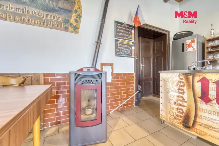 Prodej obchodního prostoru, Hradec Králové - Svinary, Podhůrská, 633 m2