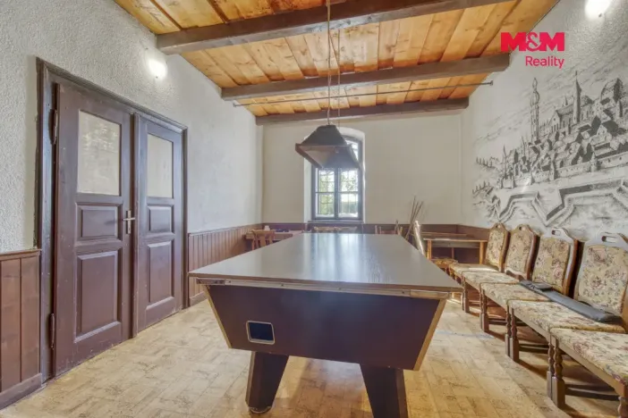 Prodej obchodního prostoru, Hradec Králové - Svinary, Podhůrská, 633 m2