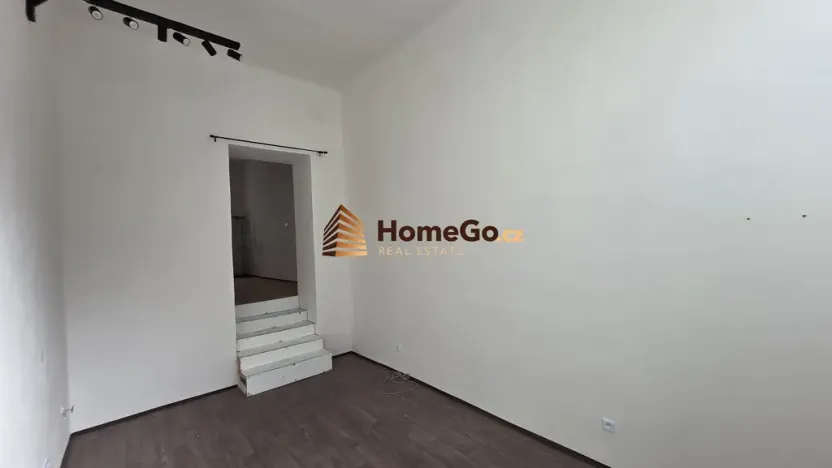 Pronájem obchodního prostoru, Praha - Vršovice, Žitomírská, 34 m2