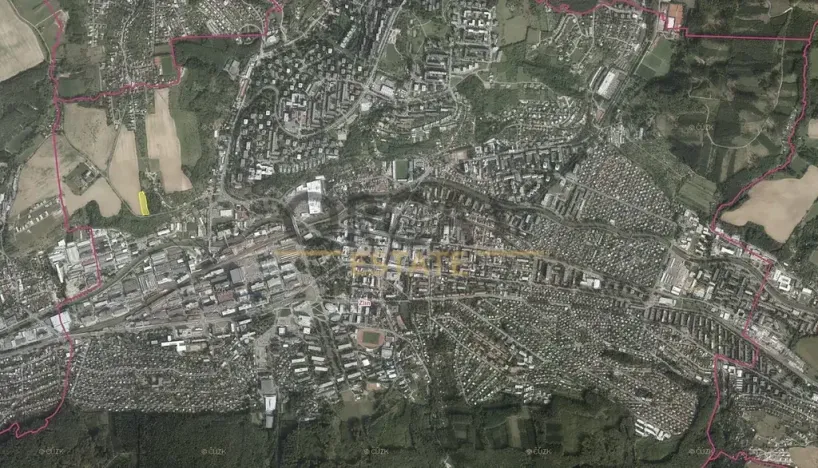 Prodej podílu pole, Zlín, 3758 m2