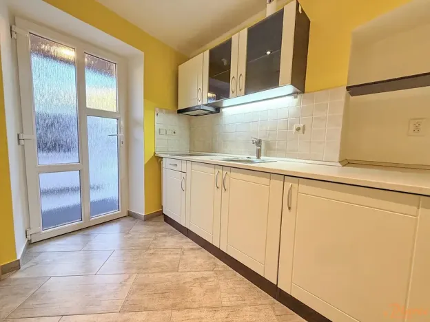 Pronájem bytu 2+1, Holubice, V Průhonu, 50 m2