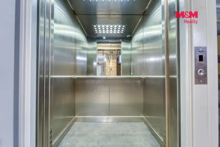 Prodej skladu, Praha, Jugoslávských partyzánů, 16 m2