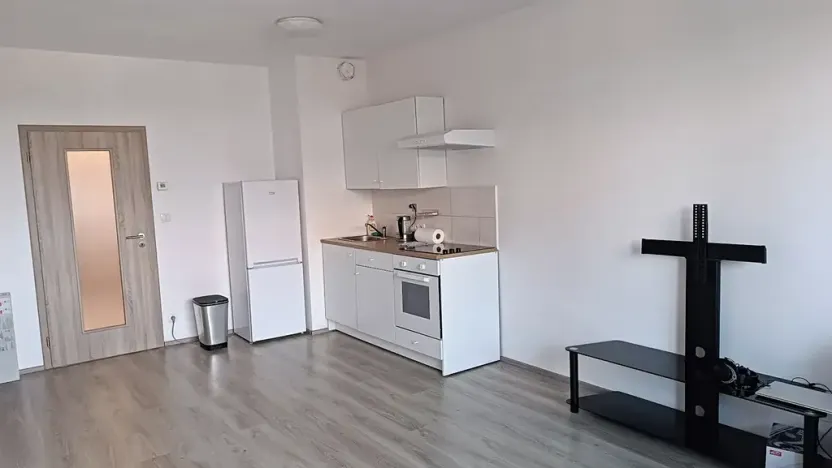 Prodej bytu 1+kk, Praha - Letňany, Hlučkova, 34 m2