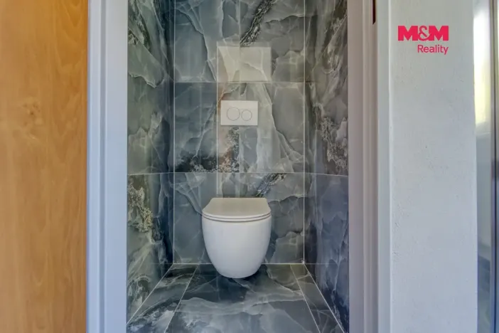 Prodej obchodního prostoru, Toužim, Plzeňská, 561 m2