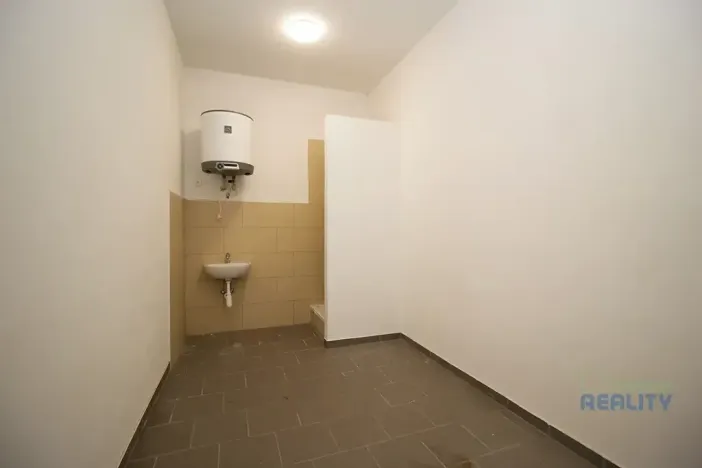 Pronájem skladu, Brandýs nad Labem-Stará Boleslav, Pražská, 440 m2