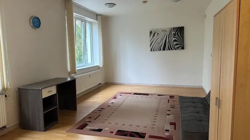 Pronájem bytu 1+kk, Průhonice, U Křížku, 35 m2