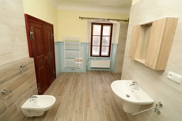 Pronájem bytu 1+1, Uhlířské Janovice, Václavské náměstí, 55 m2