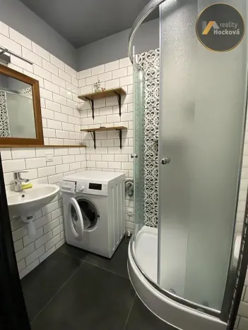 Pronájem bytu 1+kk, Kladno, Unhošťská, 27 m2