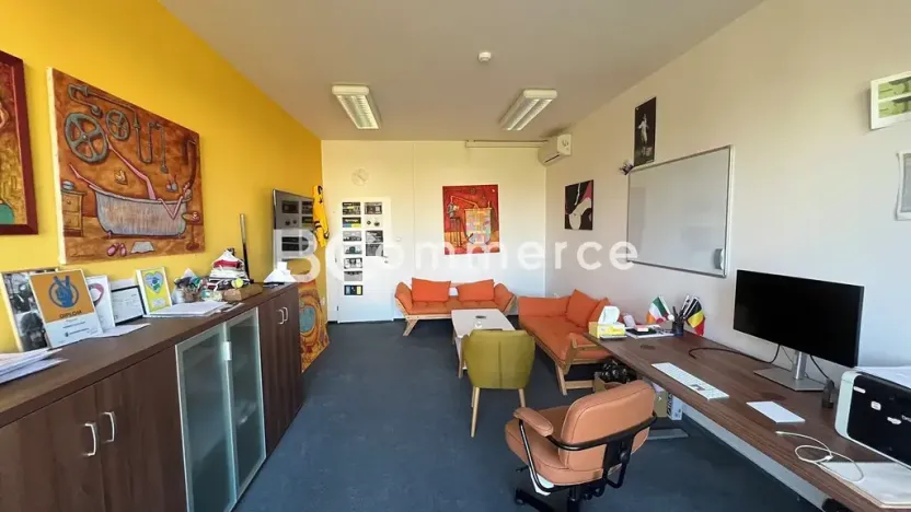 Pronájem skladu, Šlapanice, 4600 m2