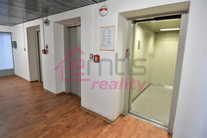 Pronájem bytu 1+kk, Praha - Kobylisy, Kyselova, 25 m2
