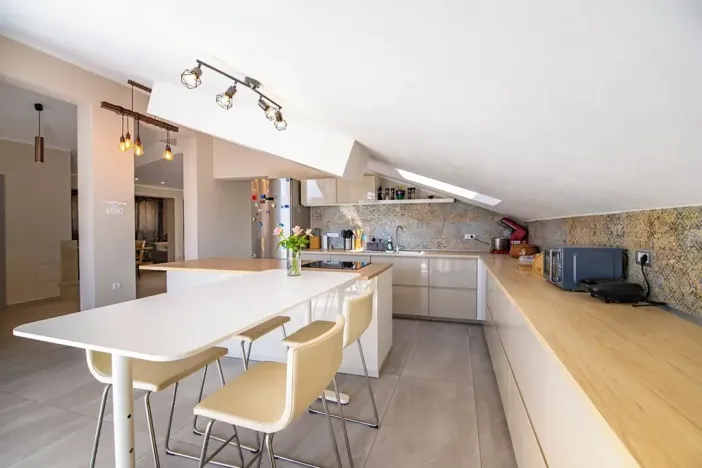 Prodej bytu 6+kk a větší, Medulin, Chorvatsko, 250 m2