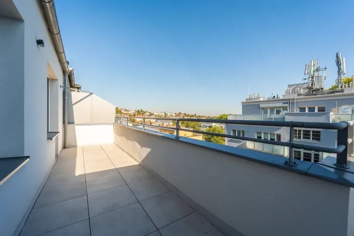 Pronájem bytu 1+kk, Praha - Břevnov, Pod Drinopolem, 41 m2