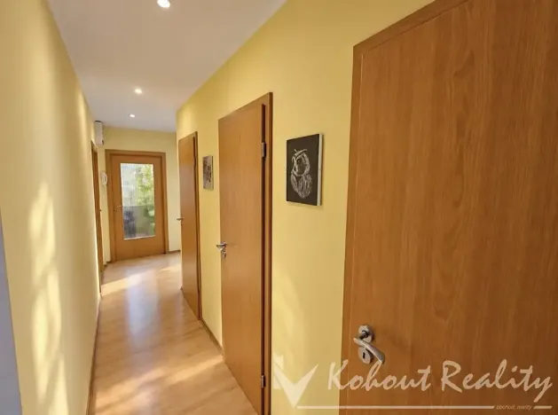 Prodej bytu 3+1, Praha - Horní Měcholupy, Parmská, 78 m2