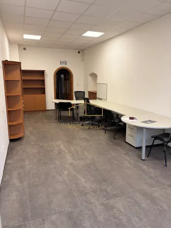 Pronájem kanceláře, Žebrák, Náměstí, 68 m2