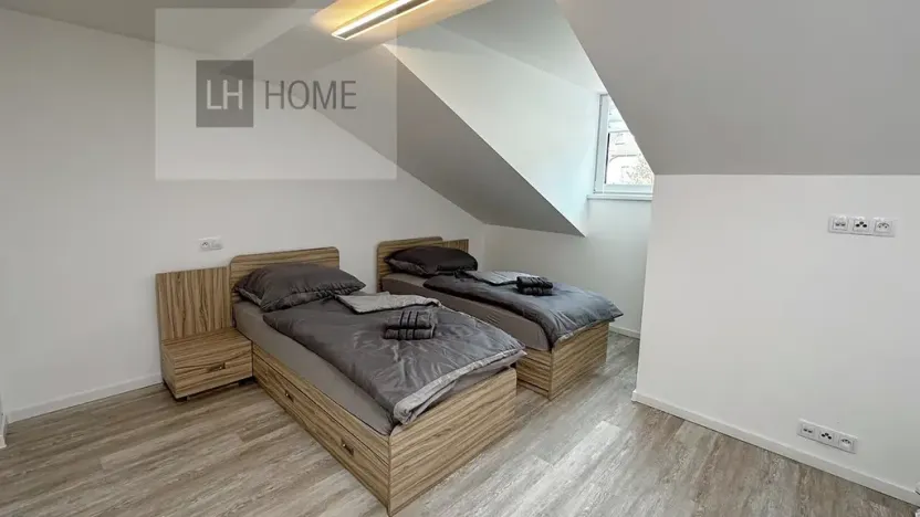 Pronájem bytu 2+kk, Karlovy Vary, 86 m2