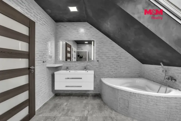 Prodej rodinného domu, Podhradí - Čejkovice, 225 m2