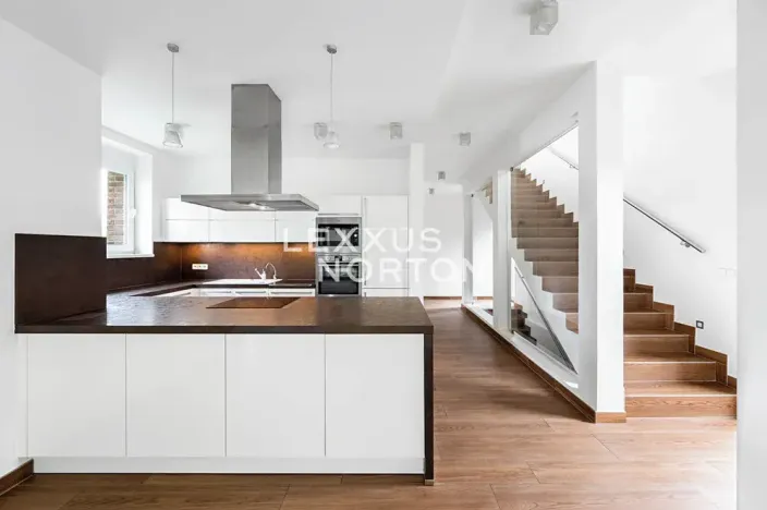 Pronájem rodinného domu, Praha - Břevnov, Anhaltova, 500 m2