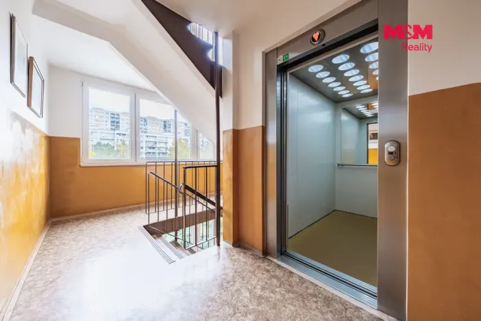 Prodej bytu 2+kk, Praha - Háje, Stříbrského, 42 m2