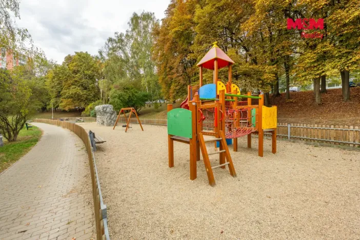 Pronájem bytu 2+1, Praha - Kobylisy, Košťálkova, 55 m2