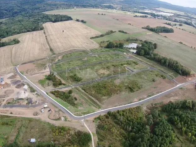 Prodej pozemku, Ostrov, Hroznětínská, 697 m2