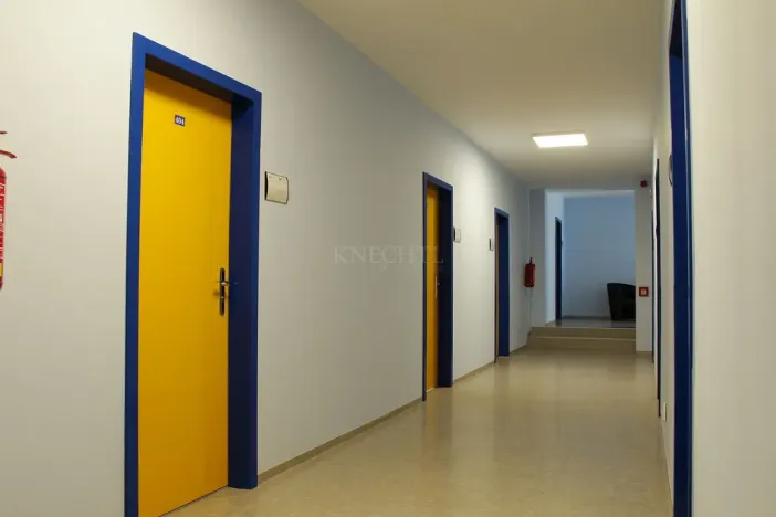 Pronájem kanceláře, Karlovy Vary, Mariánskolázeňská, 16 m2