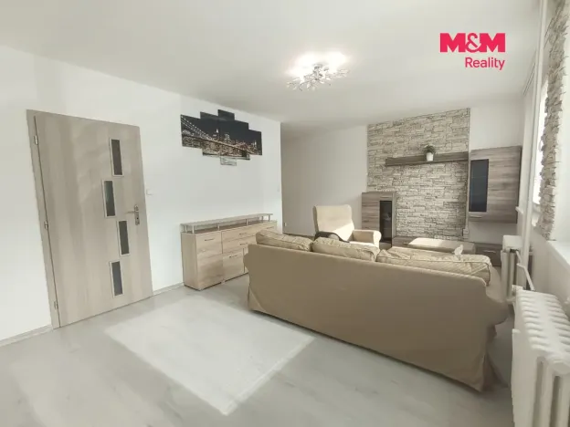 Pronájem bytu 1+kk, Slaný, Na Dolíkách, 33 m2