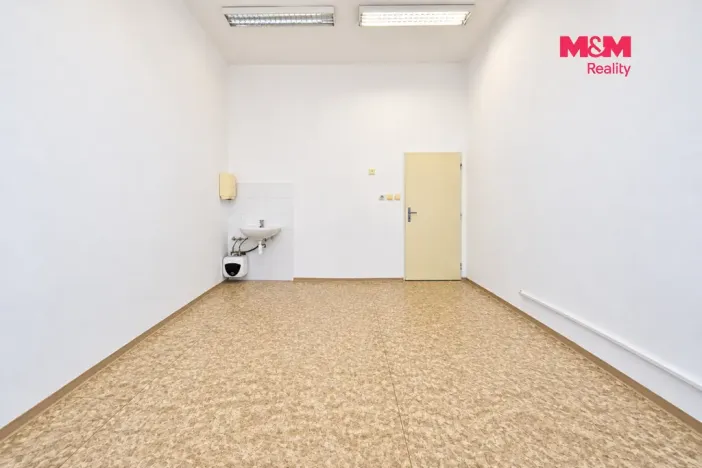 Pronájem obchodního prostoru, Jičín - Valdické Předměstí, Tylova, 18 m2