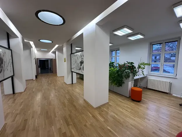 Pronájem kanceláře, Praha - Nové Město, Karlovo náměstí, 1110 m2